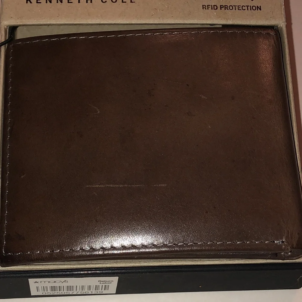Kenneth Cole Reaction Brown Wallet
